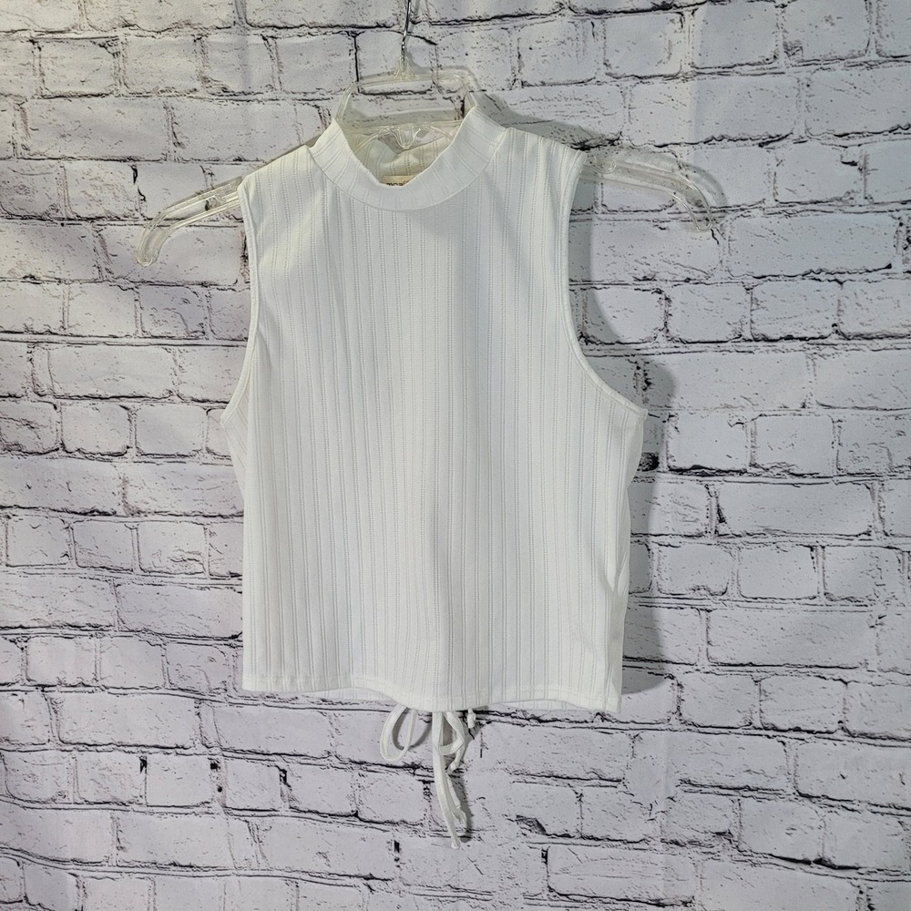 Moa Moa‎ Ivory Mock Neck Sleeveless Top, Back Key Holes Size Medium